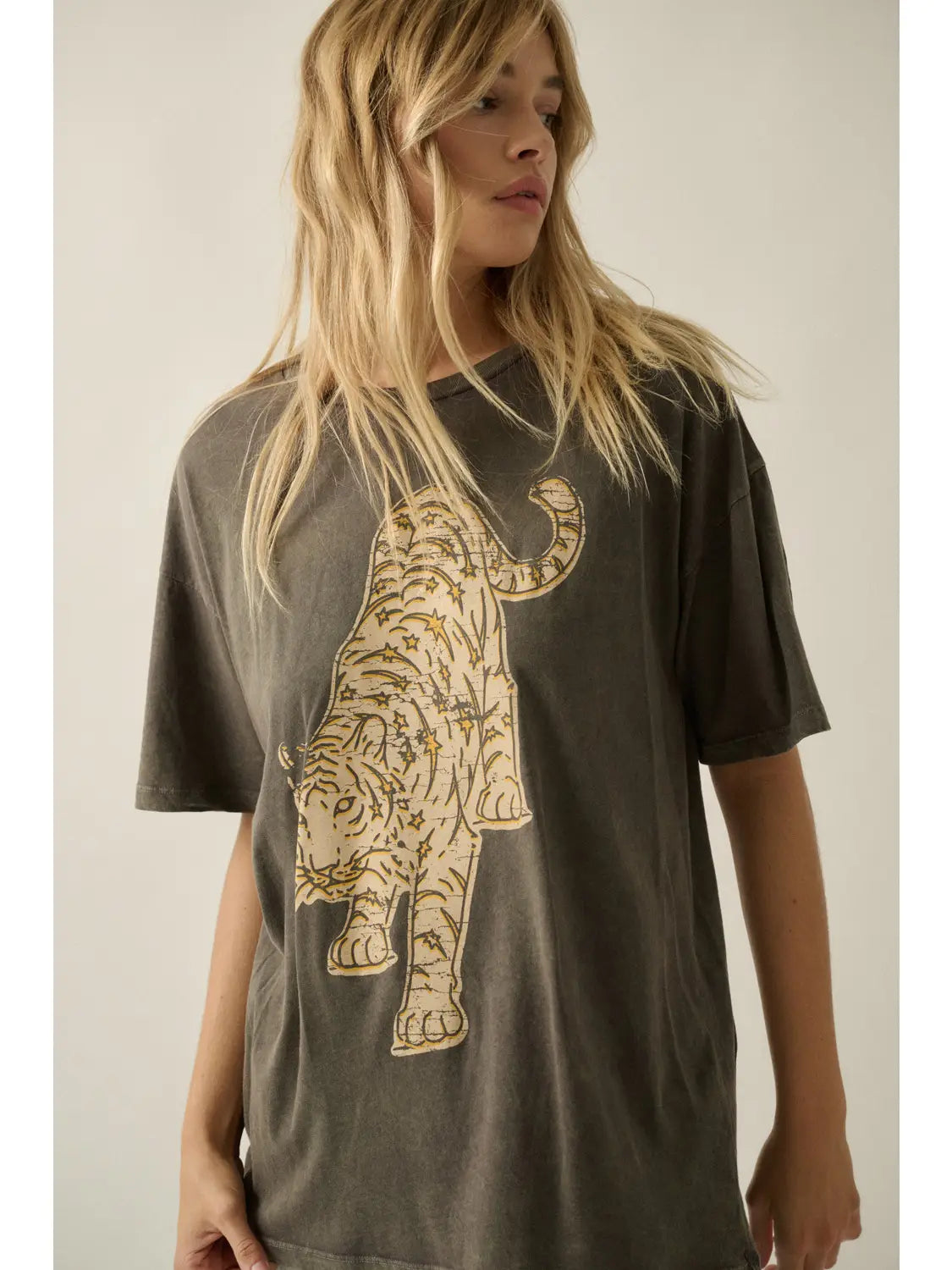 Starry Tiger Vintage-Wash Oversize Graphic Tee