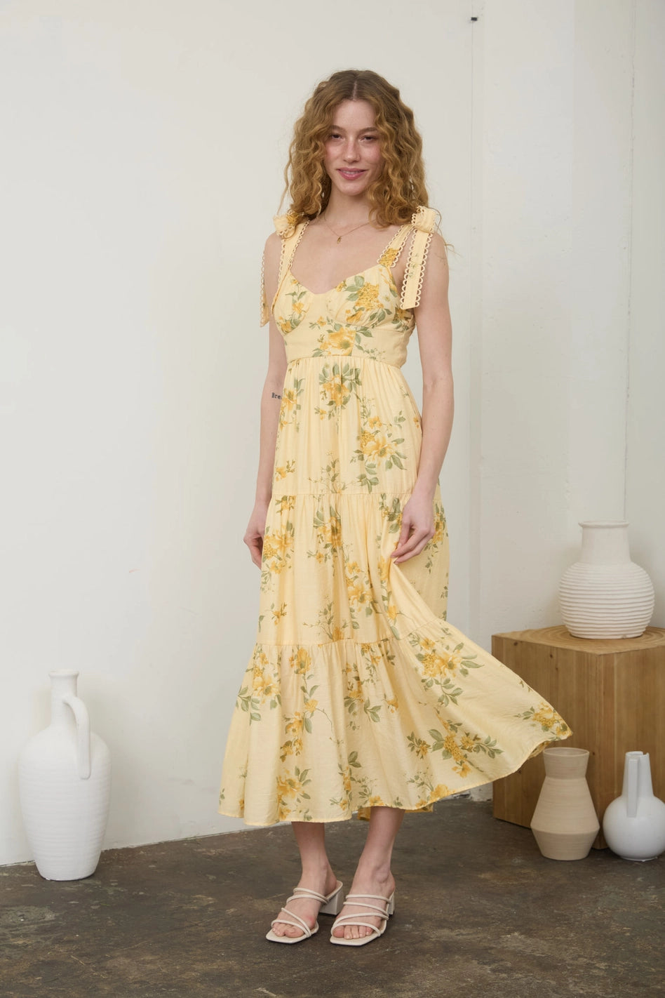 Floral Tie Strap with Scallop